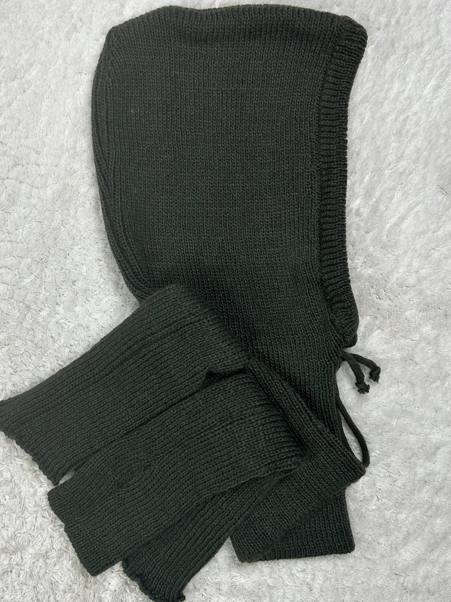 Balaclava + khaki mittens