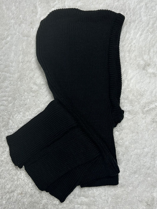 Balaclava + black mittens